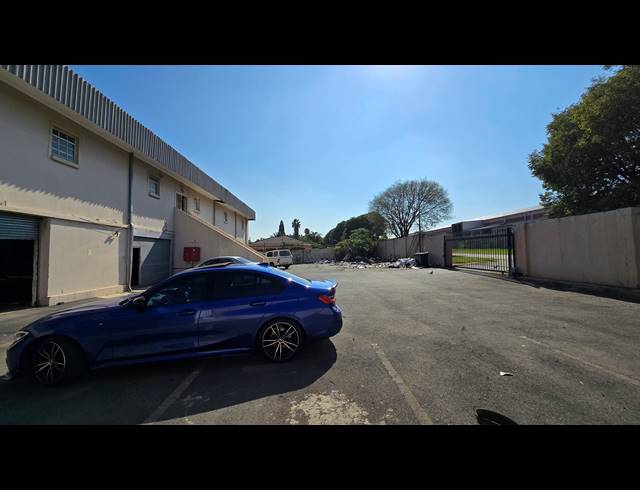 1,550M² WAREHOUSE FOR SALE IN EASTLEIGH